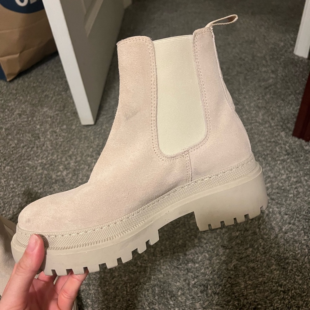 Shoe The Bear tan suede Chelsea boots size 38 (7.5 USW)